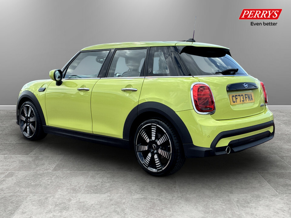 Mini Hatch 1.5 Cooper Exclusive Premium Yellow #5