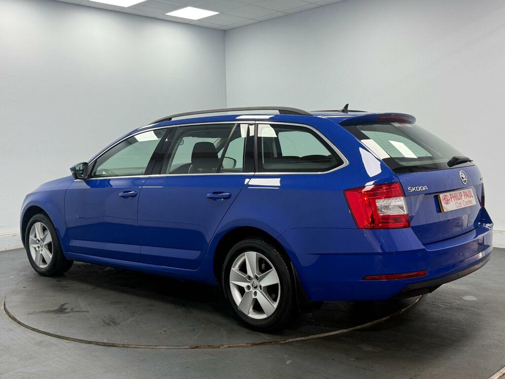 Skoda Octavia 1.6 Tdi Se Technology Blue #5