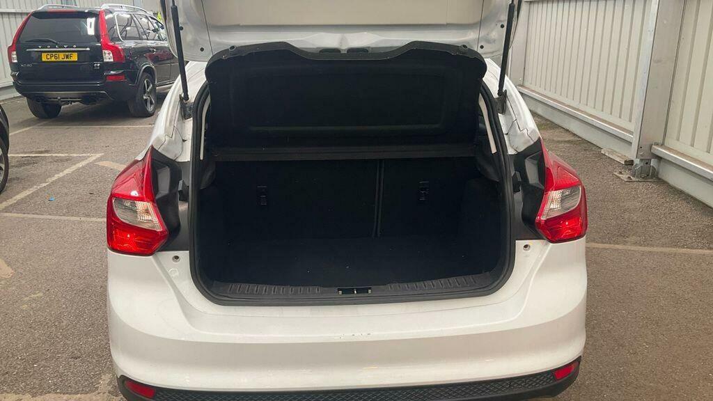 Ford Focus 1.0T Ecoboost Zetec Euro 5 Ss WN14XJX White #5