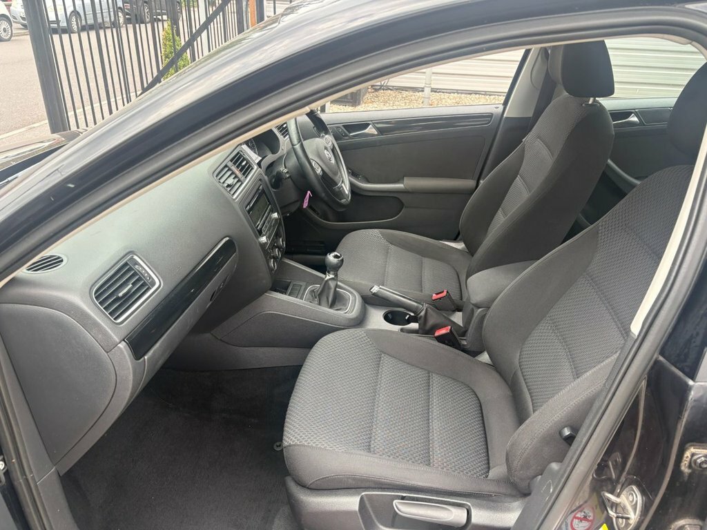 Volkswagen Jetta 1.6 Tdi Cr Bluemotion Tech Sport White #15