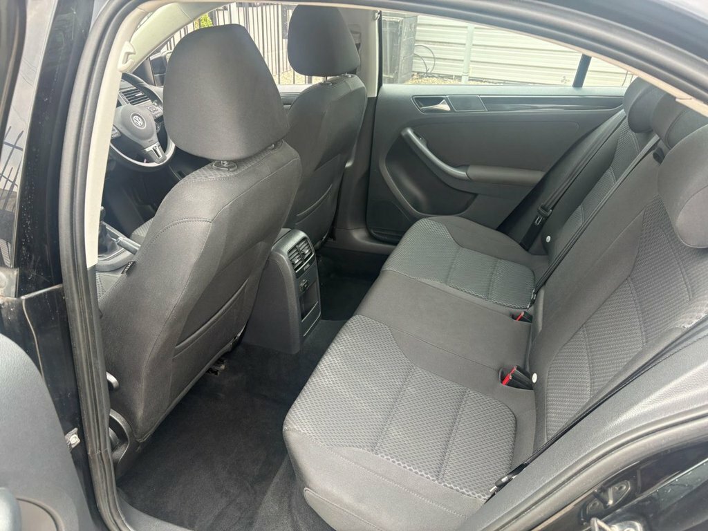 Volkswagen Jetta 1.6 Tdi Cr Bluemotion Tech Sport White #16