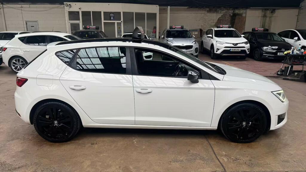 Seat Leon Fr Black Technology Tsi Hatchback White