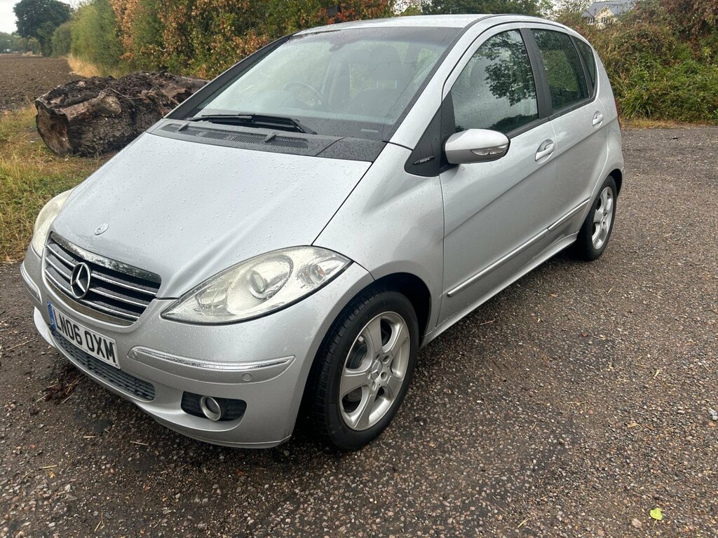 Mercedes-Benz A Class 1.5 A150 Special Edition Cvt Black #2