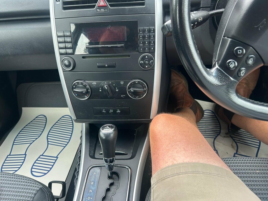 Mercedes-Benz A Class 1.5 A150 Special Edition Cvt Black #19
