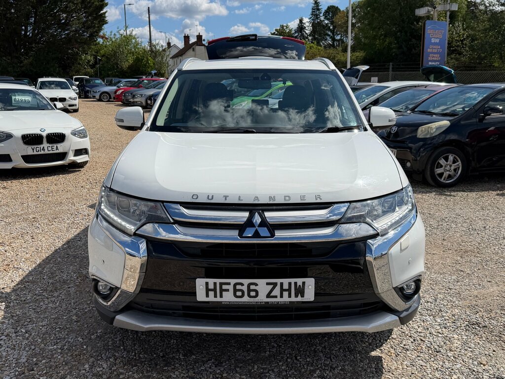 Mitsubishi Outlander 2.2 Di-d 4 Suv 4Wd Euro 6 Ss White #3