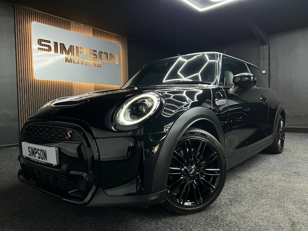 Mini Hatch 2L Cooper S Exclusive Black