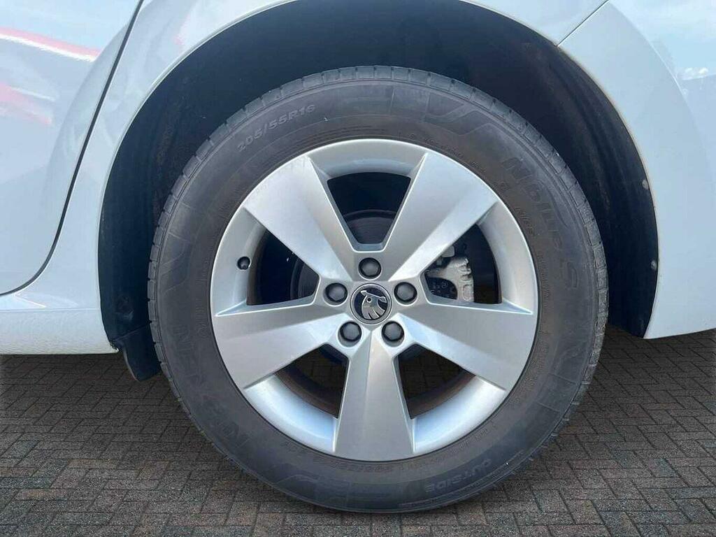 Skoda Scala 1.0 Tsi Se Euro 6 Ss White #5