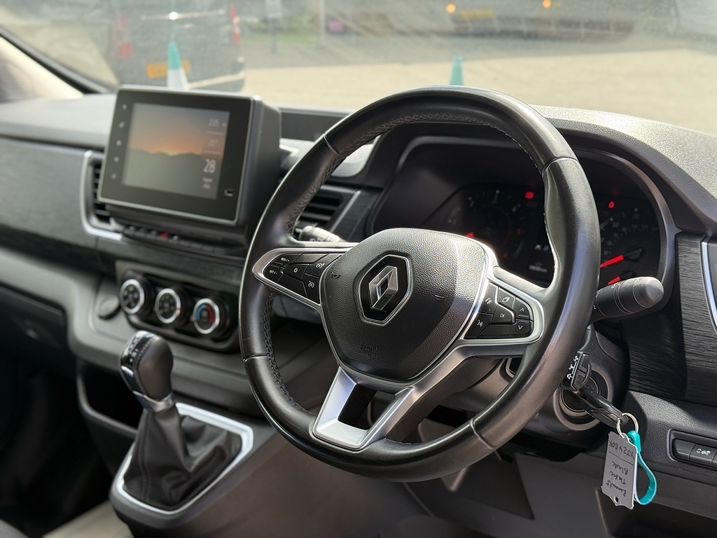 Renault Trafic Mpv Black #2