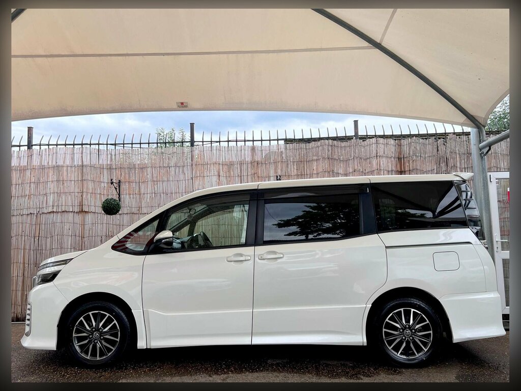 Toyota Voxy 2.0 Zs Edition - Grade 4.5 - Ulez White #6
