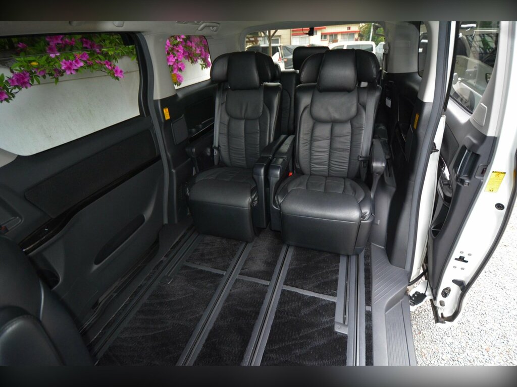 Toyota Vellfire 2.4 201212 8 Seats Double S Black #31