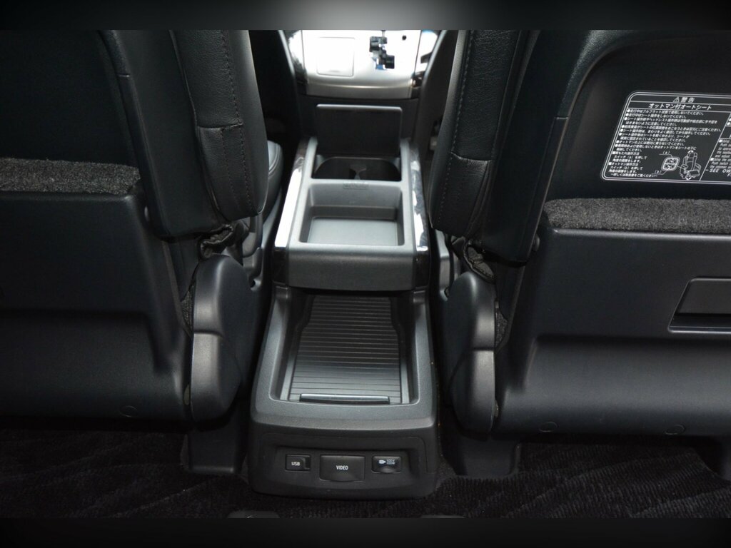 Toyota Vellfire 2.4 201212 8 Seats Double S Black #56
