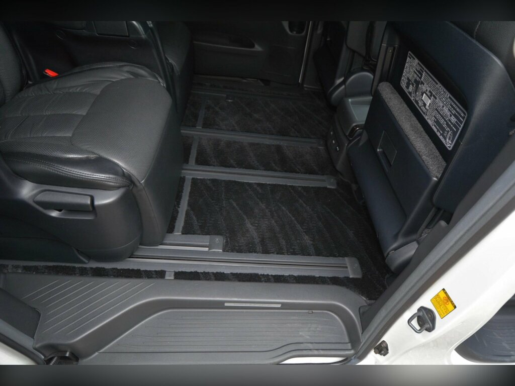 Toyota Vellfire 2.4 201212 8 Seats Double S Black #21