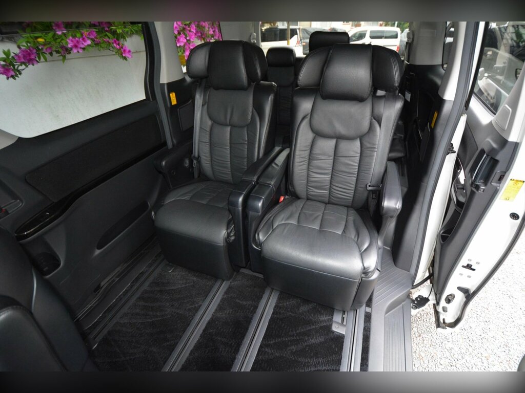 Toyota Vellfire 2.4 201212 8 Seats Double S Black #30