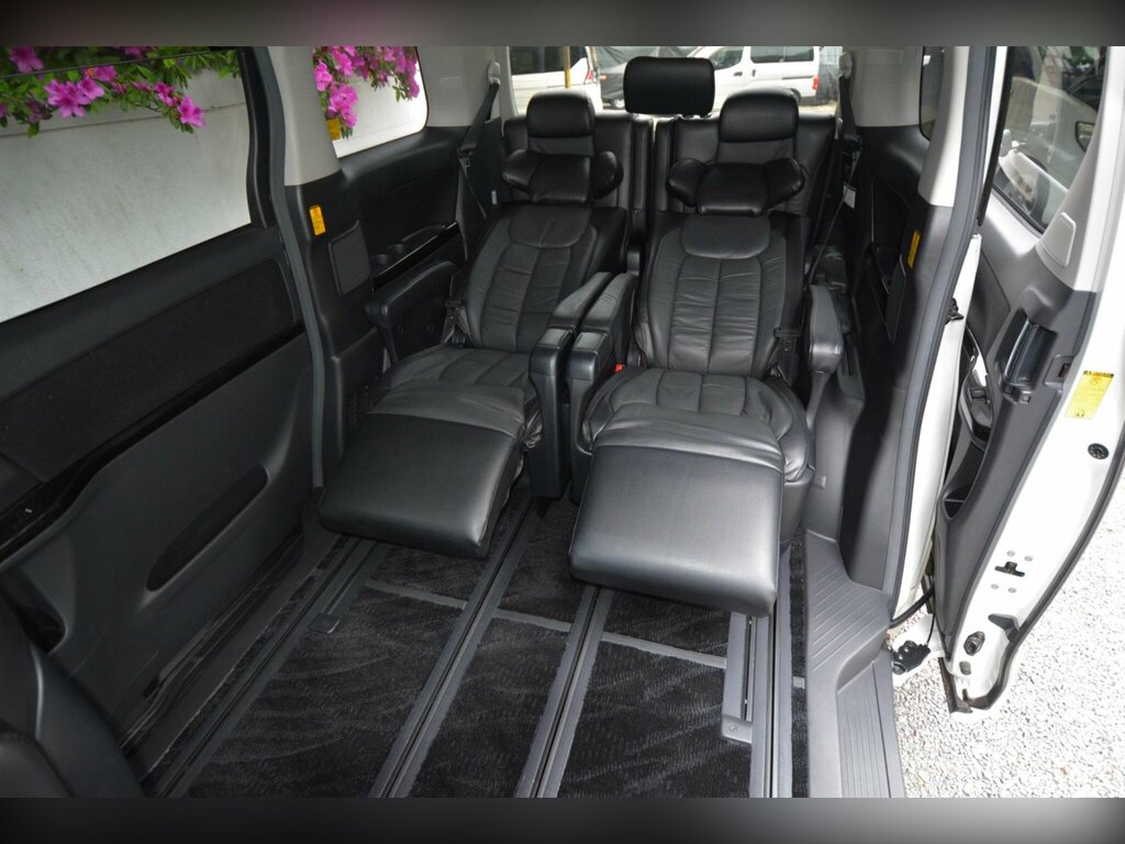Toyota Vellfire 2.4 201212 8 Seats Double S Black #32