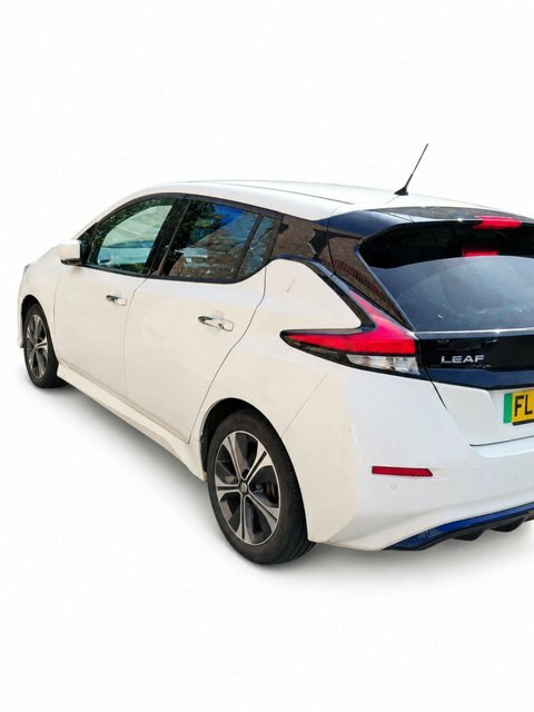 Nissan Leaf 40Kwh N-connecta Hatchback White #2