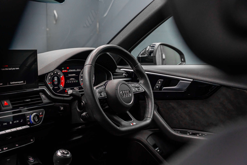 Audi A4 Black Edition 35 Tfsi #2