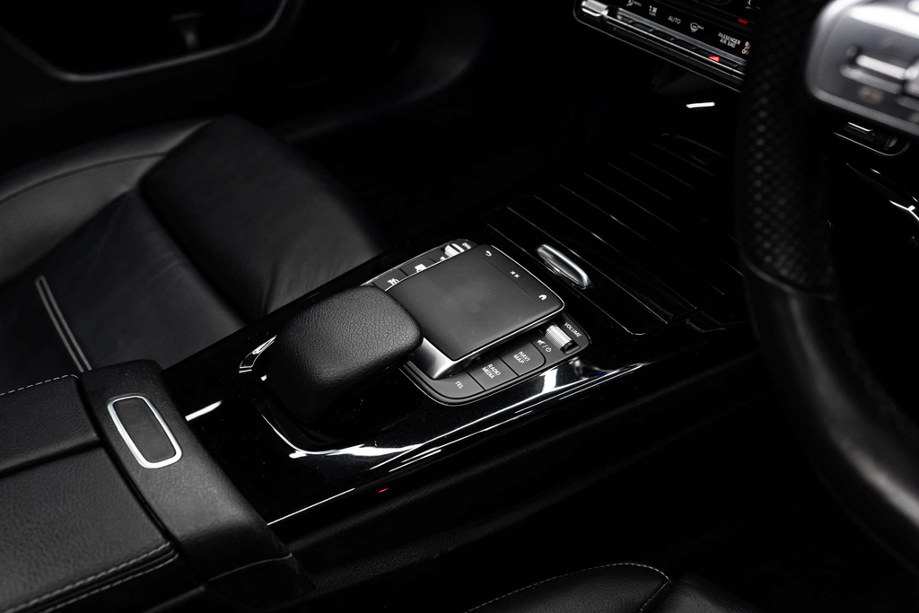 Mercedes-Benz CLA Class Cla 180 Amg Line Premium Plus Tip Grey #30