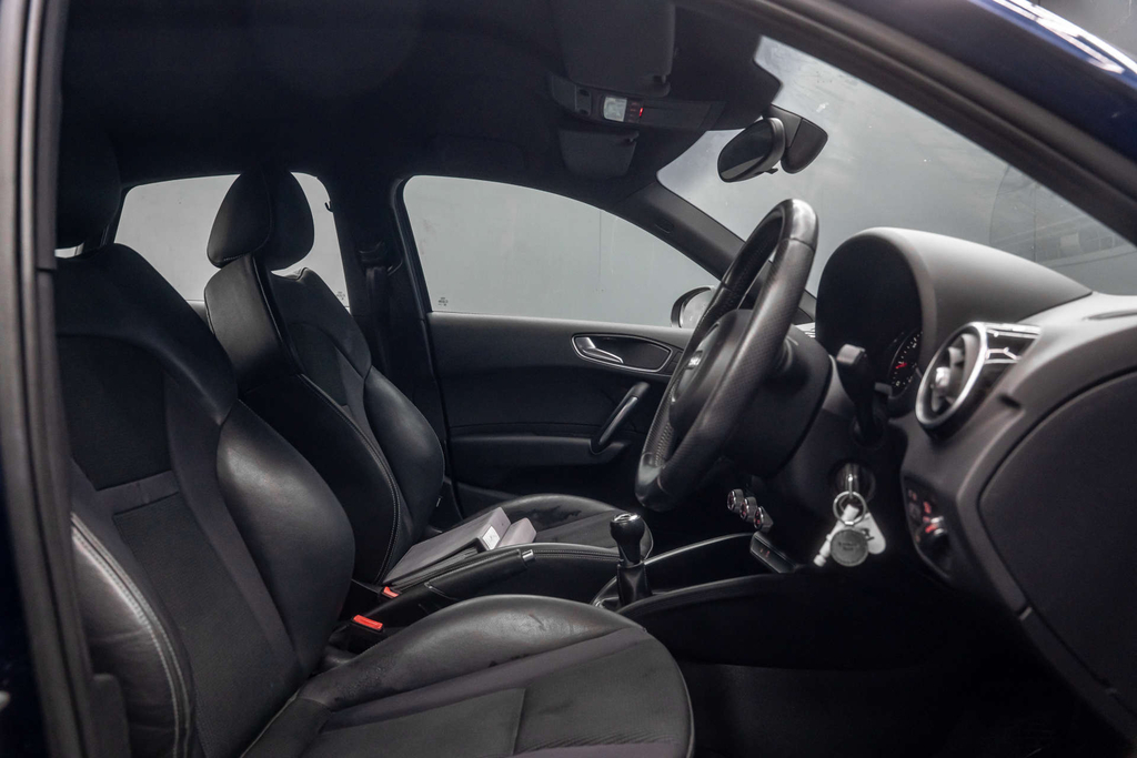 Audi A1 Sportback Tdi S Line #2