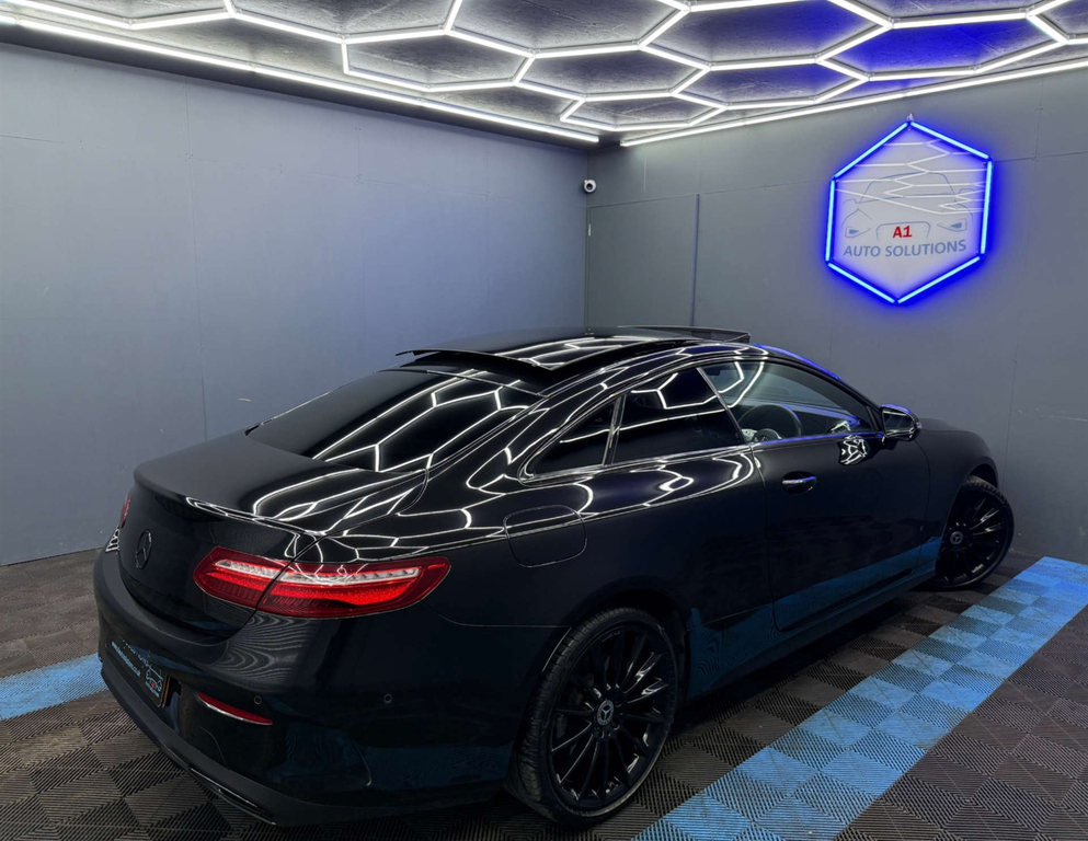 Mercedes-Benz E Class Amg Line Premium Black #3