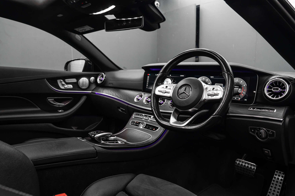 Mercedes-Benz E Class Amg Line Premium  #4