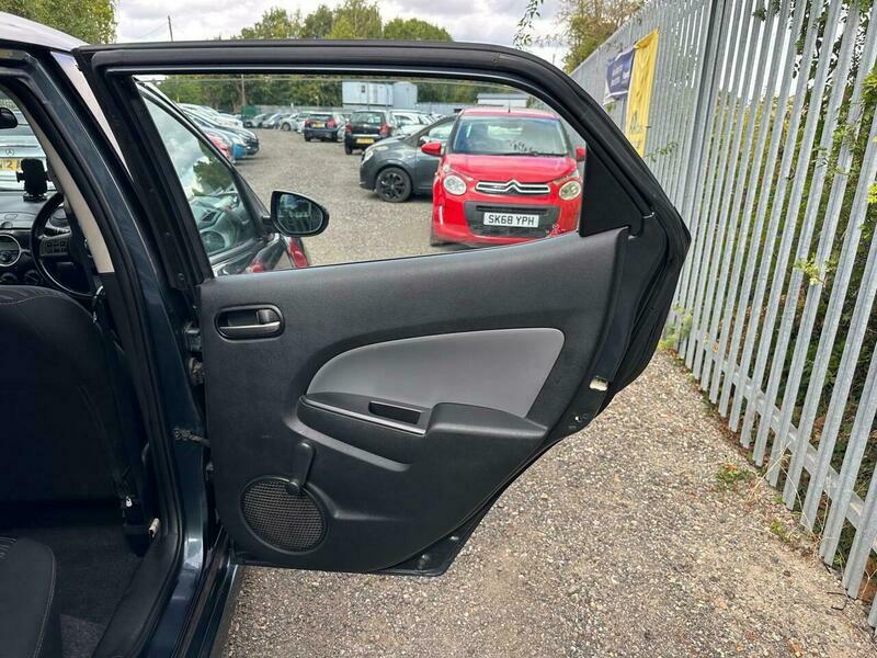 Mazda 2 1.5 Sport Hatchback Euro 4 103 Red #20