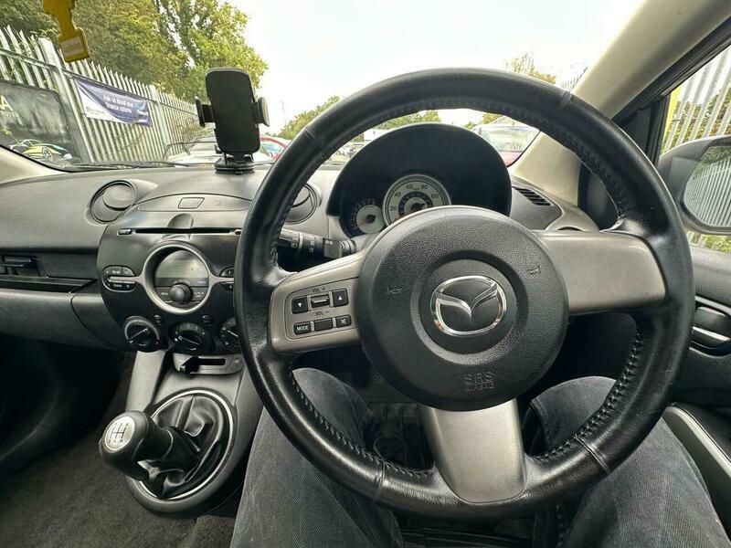 Mazda 2 1.5 Sport Hatchback Euro 4 103 Red #27
