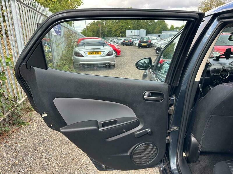 Mazda 2 1.5 Sport Hatchback Euro 4 103 Red #21
