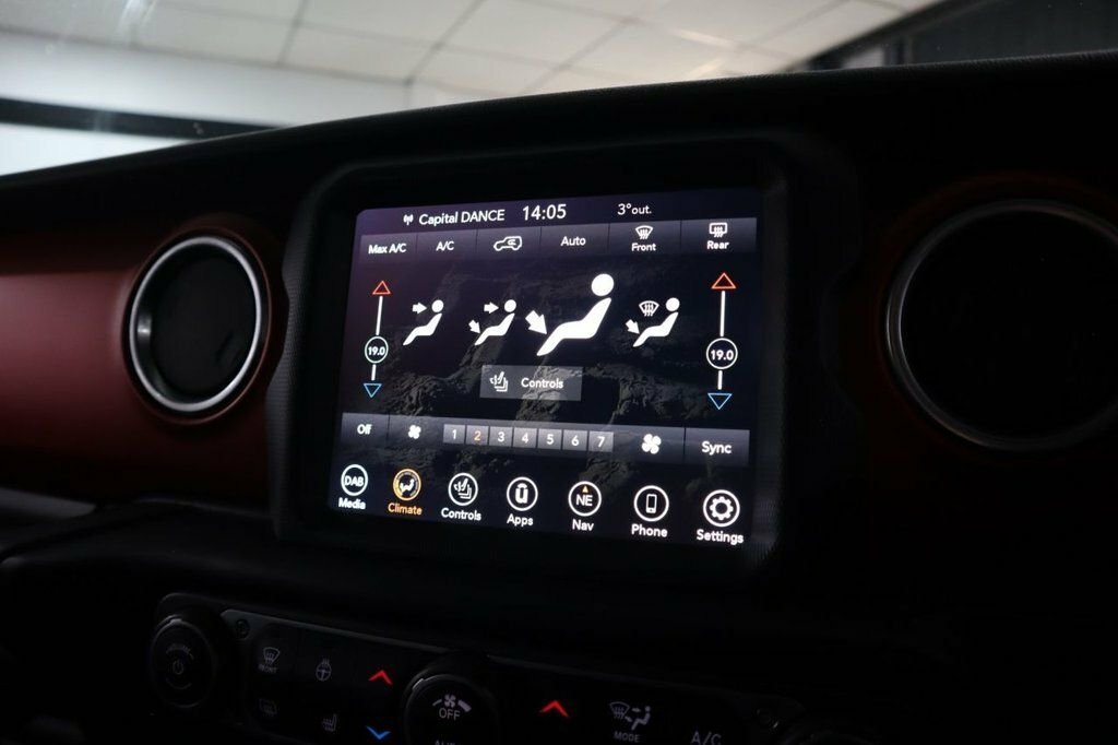 Jeep Wrangler 2.0 Gme Sahara Red #25