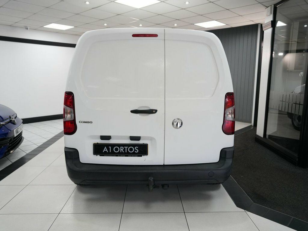 Vauxhall Combo 1.6L Edition White #6