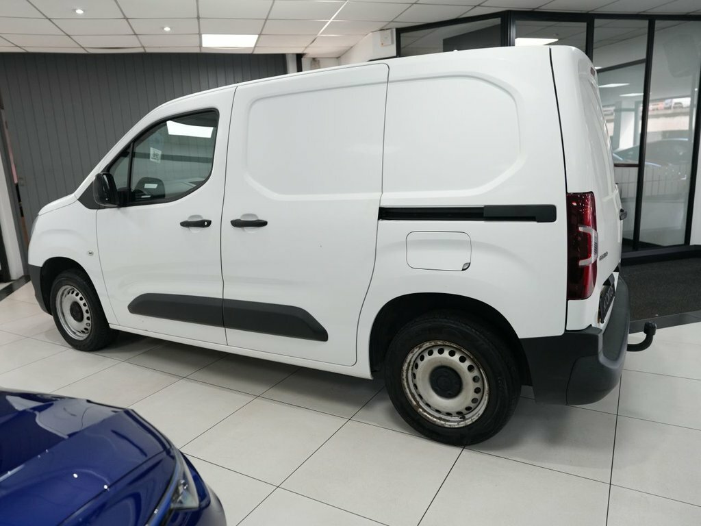 Vauxhall Combo 1.6L Edition White #5