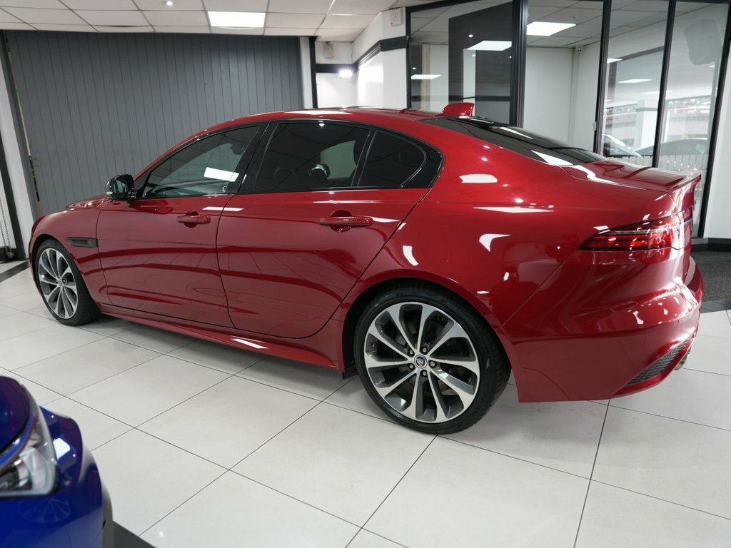 Jaguar XE 2L R-dynamic Se Black ND73FCU Red #5