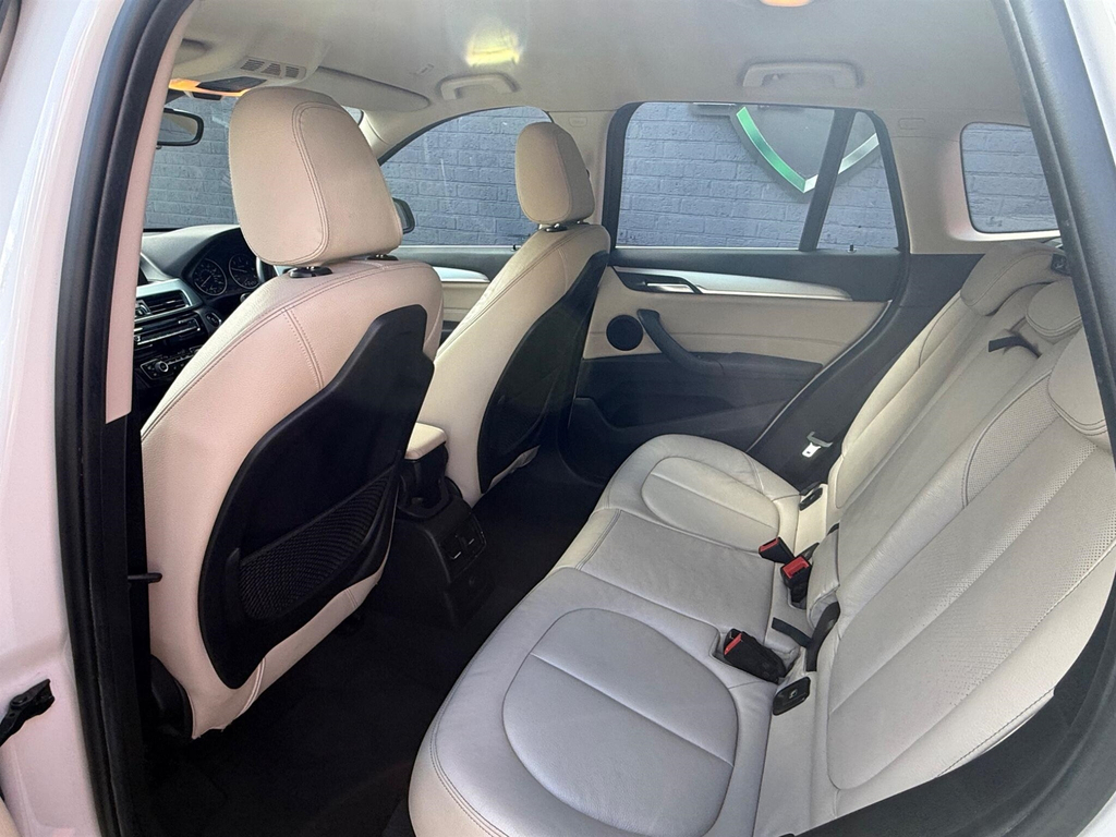 BMW X1 Xdrive20d Sport Black #18