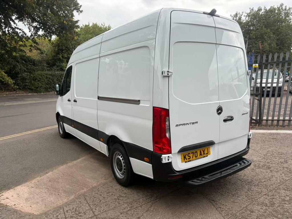 Mercedes-Benz Sprinter 2L Progressive White #4
