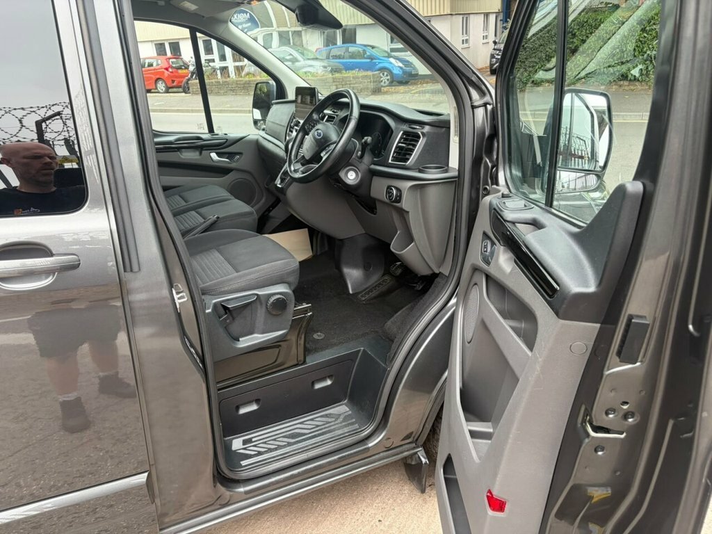 Ford Transit Custom 2.0 Tdci 170Ps Low Roof Dcab Sport Van - 1 Owner White #13