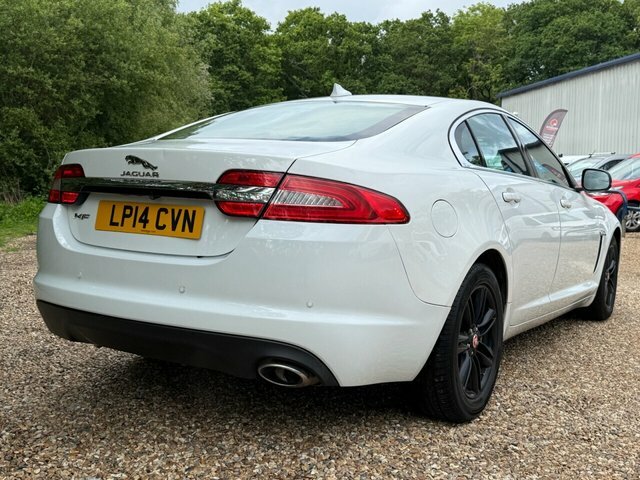 Jaguar XF Luxury Saloon White #4