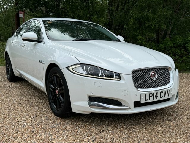 Jaguar XF Luxury Saloon White #6