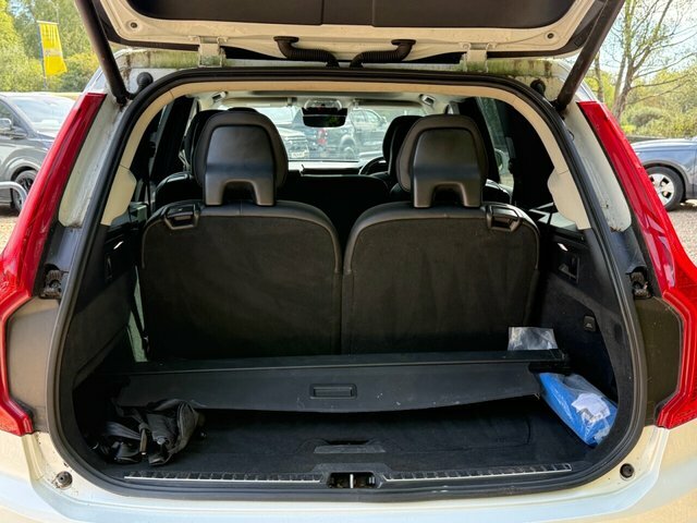 Volvo XC90 B5 Mhev Momentum Suv White #6