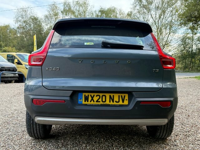 Volvo XC40 T3 Momentum Suv Grey #4