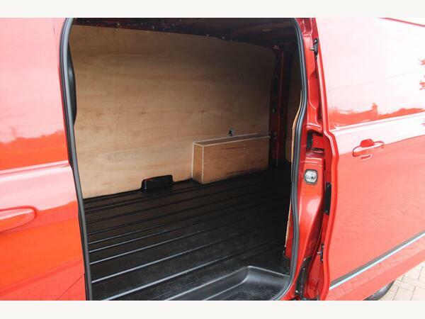 Ford Transit Custom Panel Van 2.0 320 Ecoblue Limited L2 H1 Euro Red #4