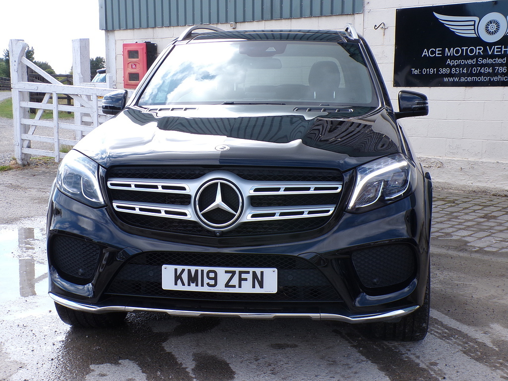 Mercedes-Benz GLS Class Gls350d V6 Amg Line Black #3