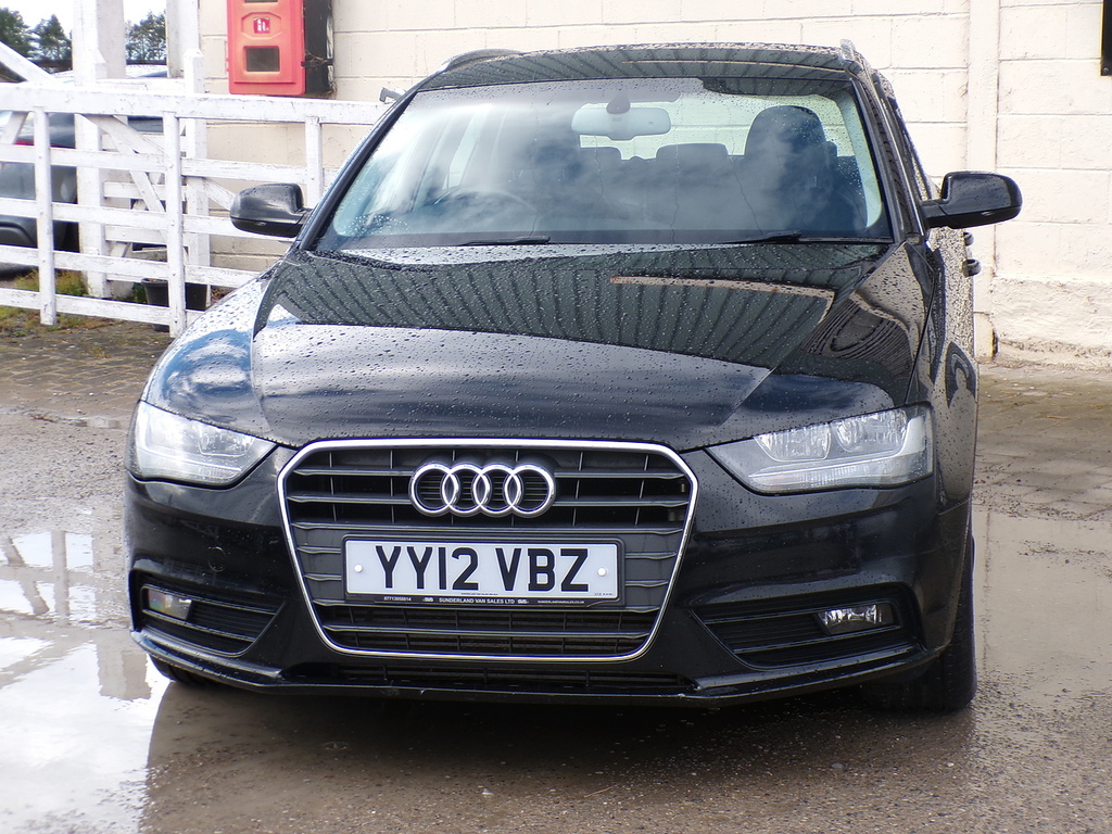 Audi A4 Avant Tdi Se Black #4