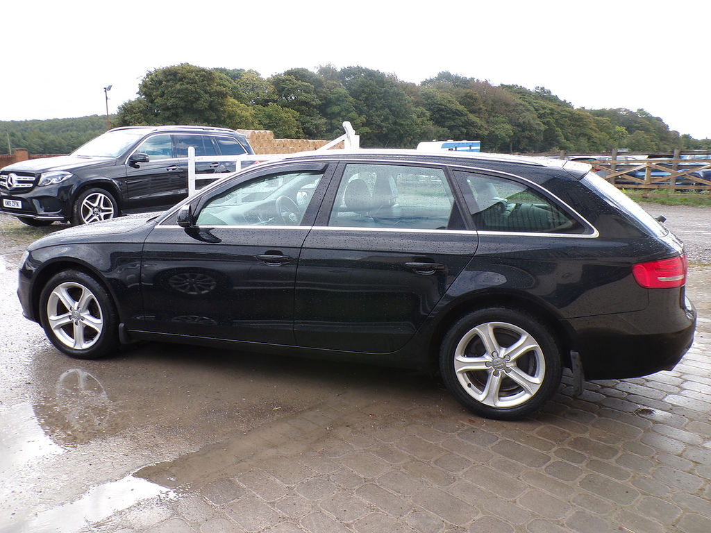 Audi A4 Avant Tdi Se Black #6