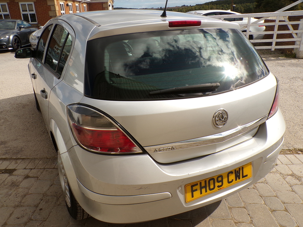 Vauxhall Astra 1.8I 16V Club Blue #6