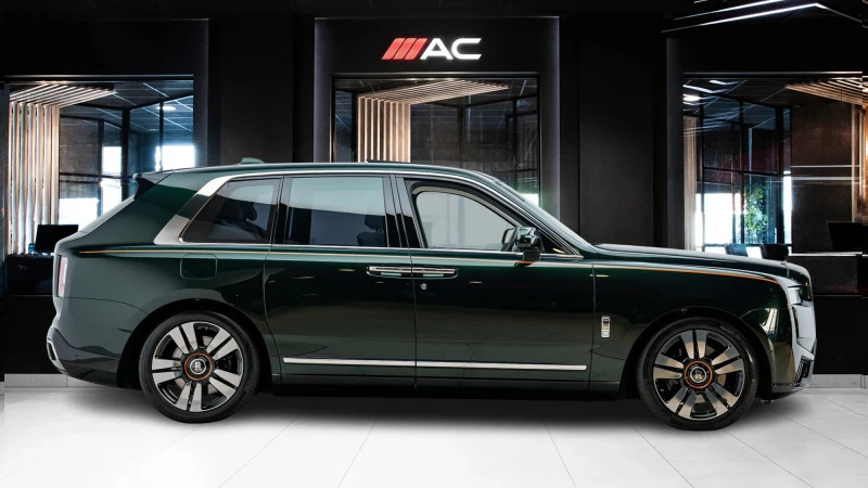 Rolls-Royce Cullinan Series II 6.75L V12 Black Badge Black #2