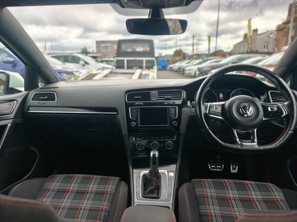Volkswagen Golf 2L Gti White #3