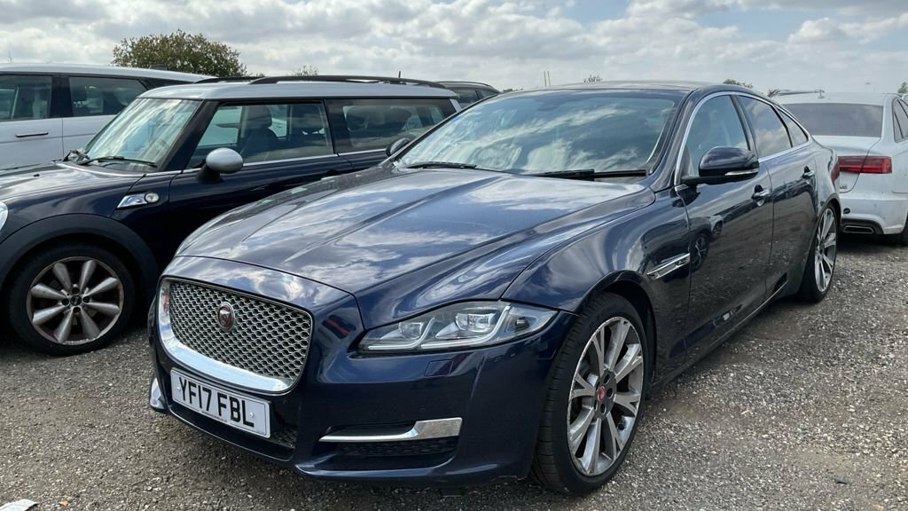 Jaguar XJ D V6 R-sport Black #1