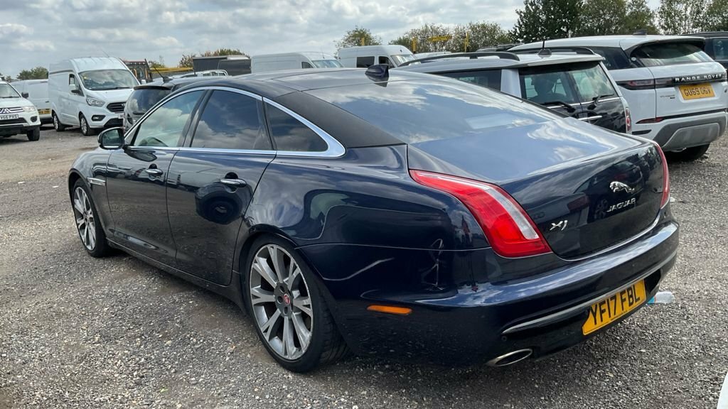 Jaguar XJ D V6 R-sport Black #2