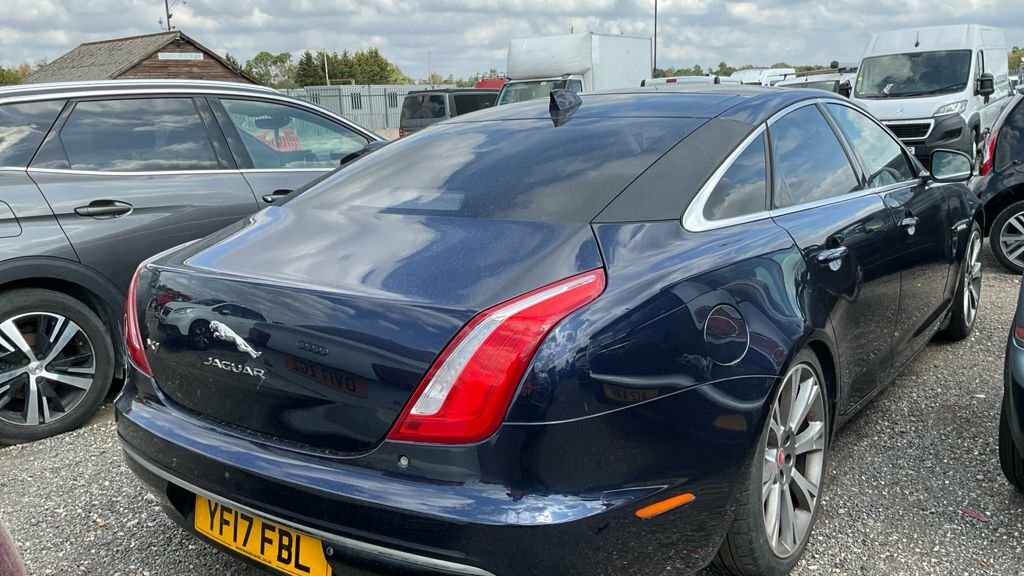 Jaguar XJ D V6 R-sport Black #3