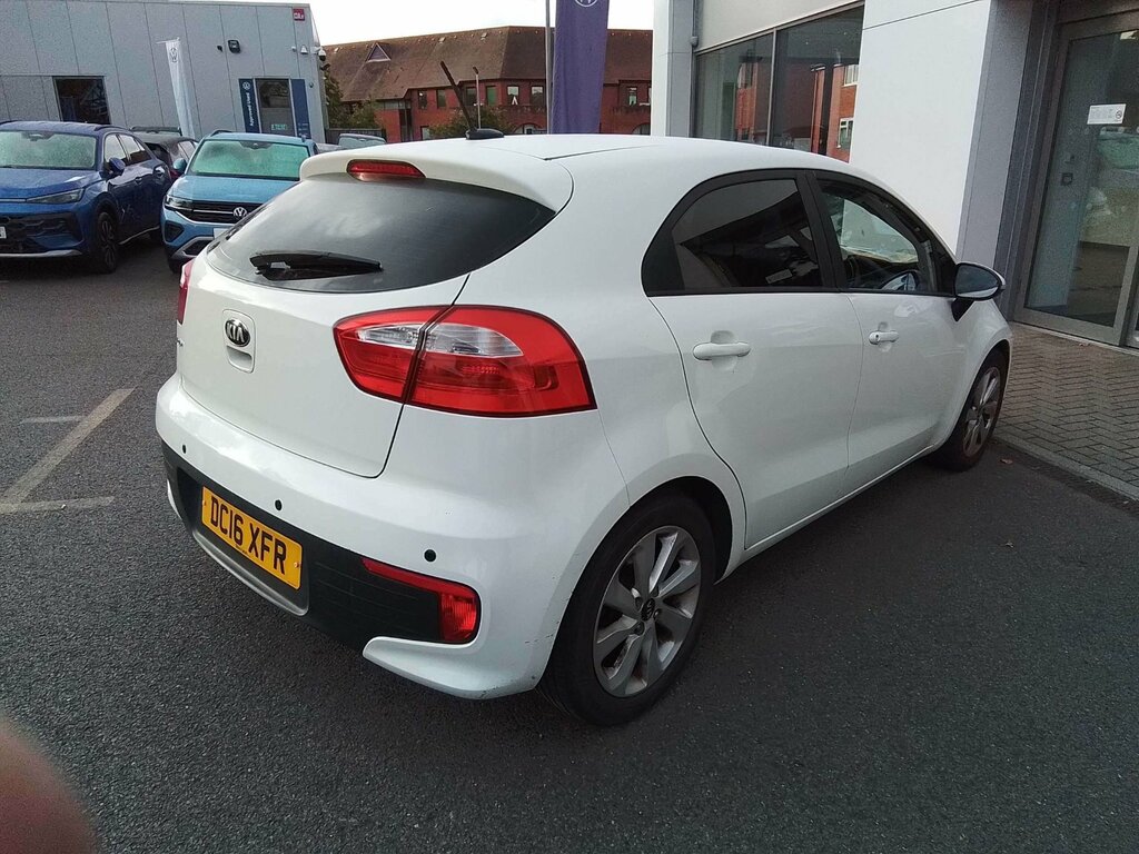 Kia RIO 1.25 2 Hatchback Euro 6 84 Bhp White #4