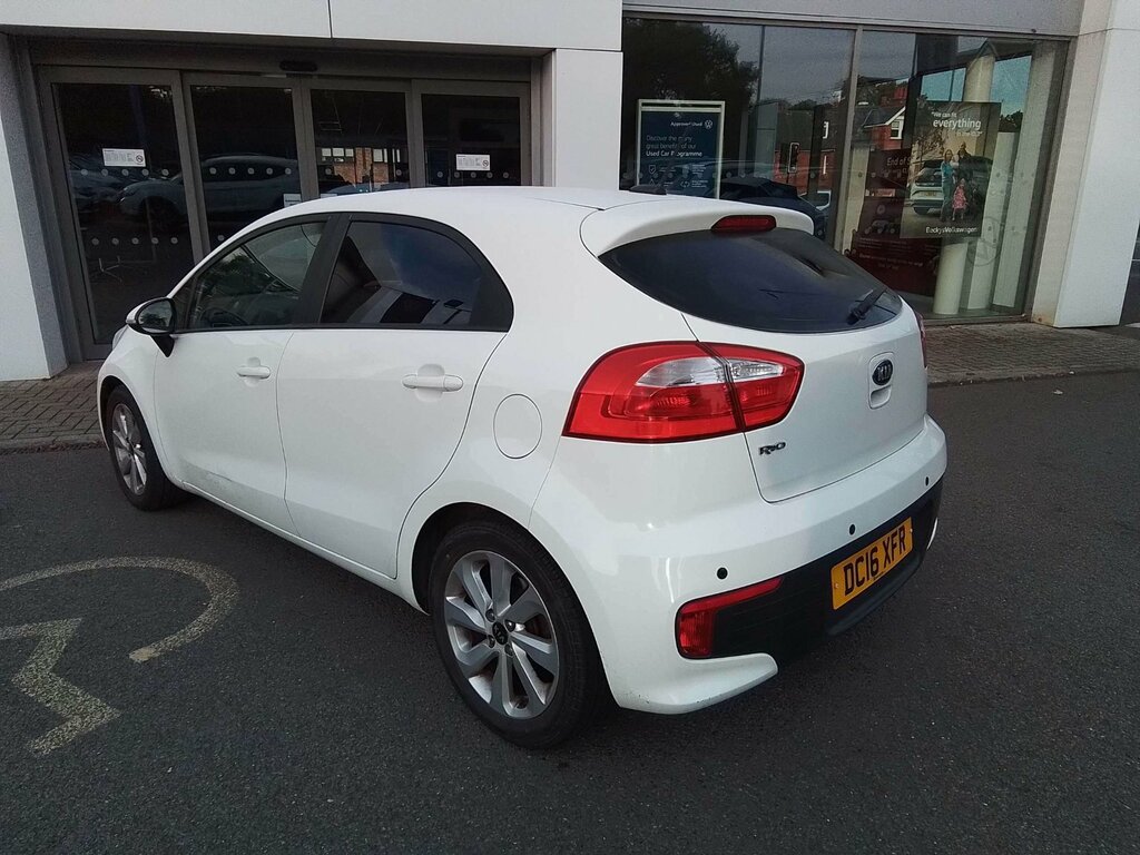 Kia RIO 1.25 2 Hatchback Euro 6 84 Bhp White #2